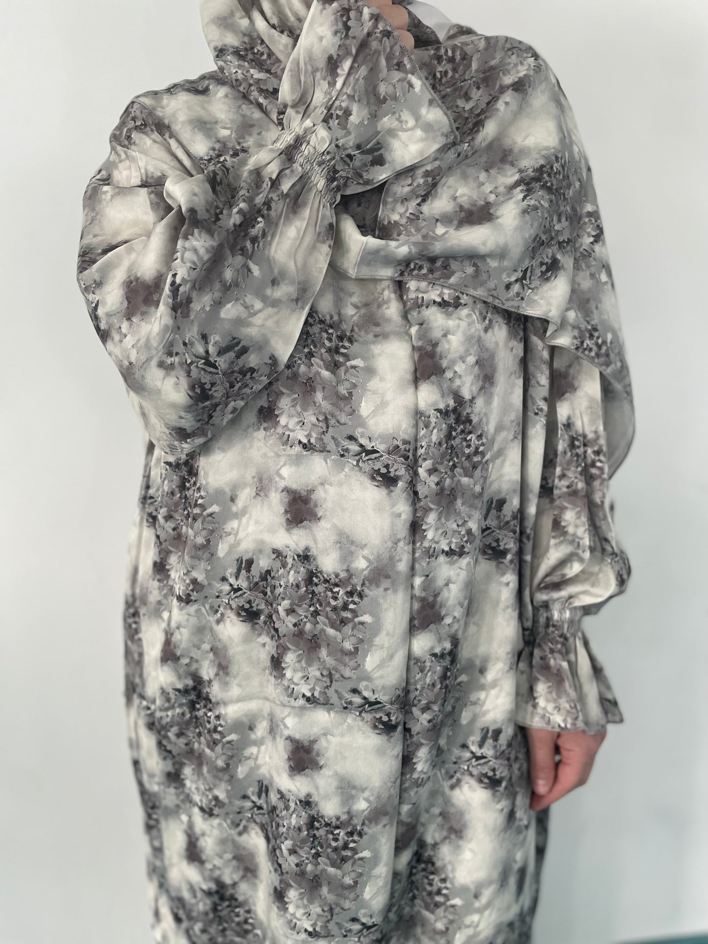 Gebetskleid mit passendem Kopftuch - klassisch