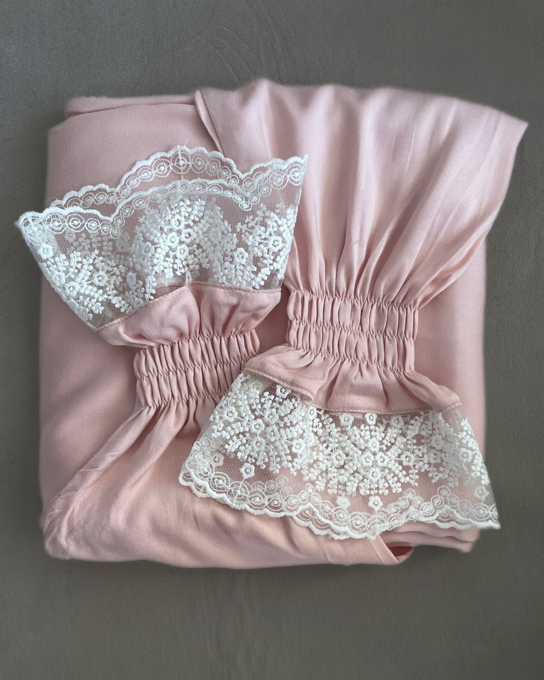 Zweiteiliges Gebetskleid mit passendem Kopftuch -  Spitze