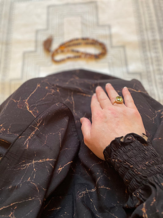 Abaya mit passendem Kopftuch